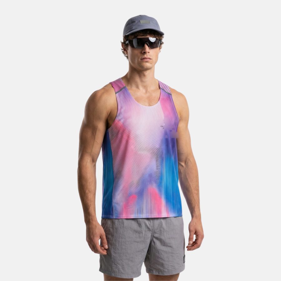 Aurora Singlet worn by a runner